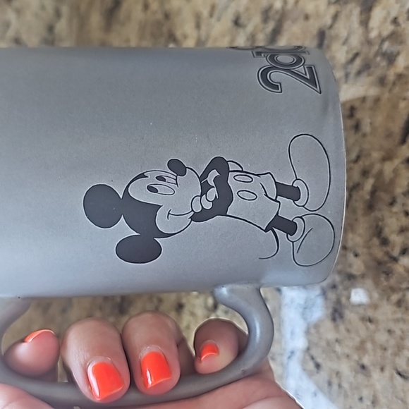 Disney Mickey Mouse 2018 mug - Picture 2 of 7